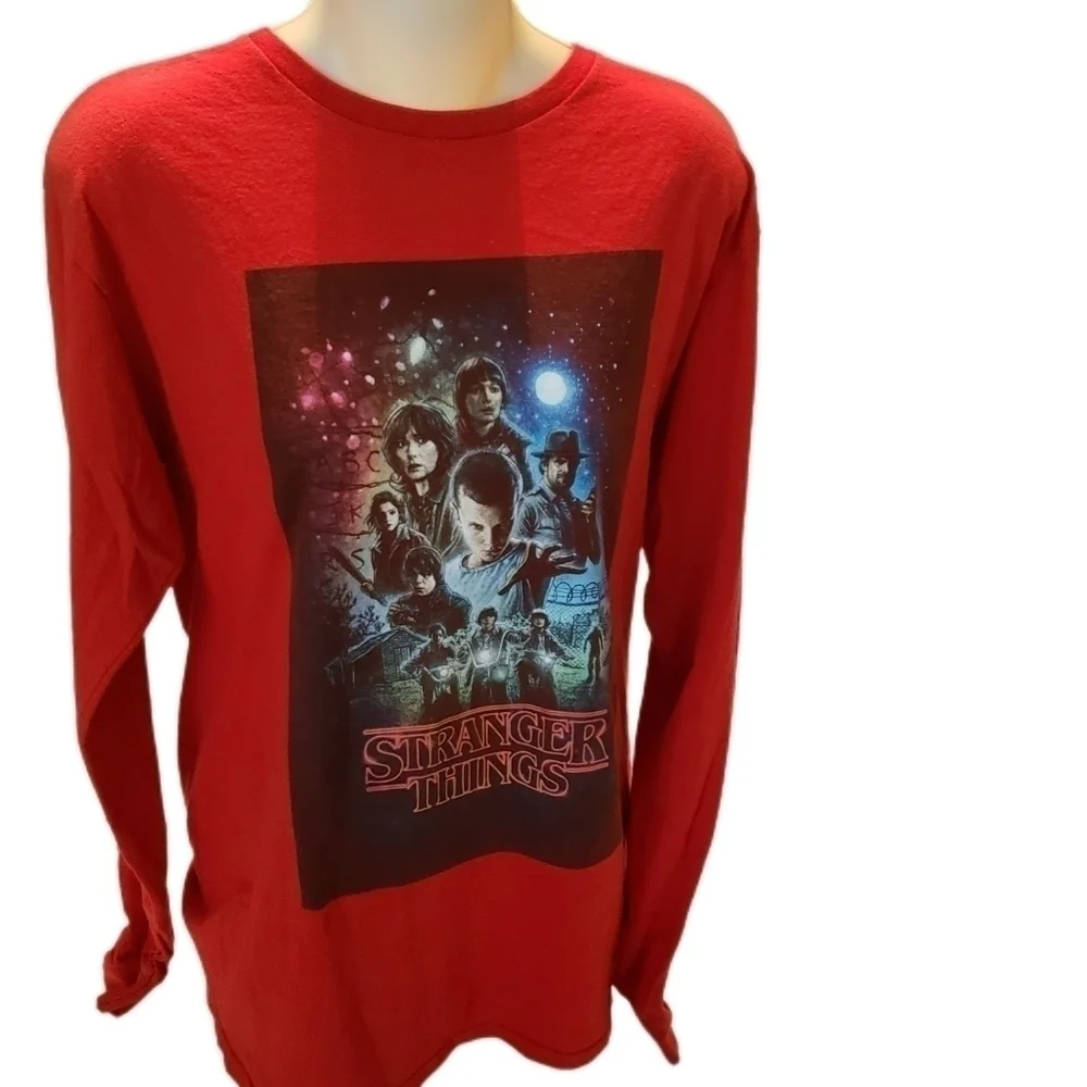 Stranger Things Tee T-Shirt M Medium Red 100% Cotton Long Sleeve